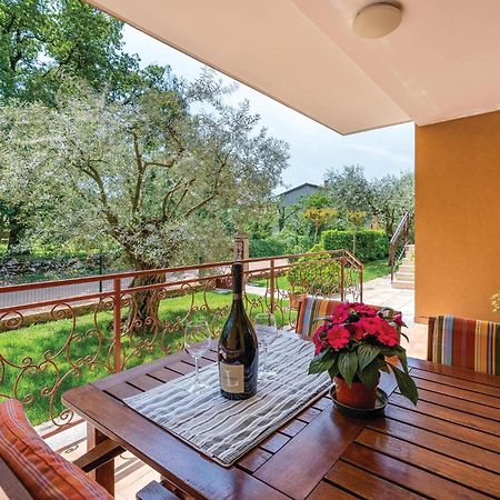 Stunning Apartment In Umag With Wifi Buitenkant foto